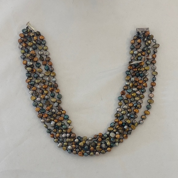 NWT Luxurious Multicolor Pearl Necklace - Picture 2 of 3